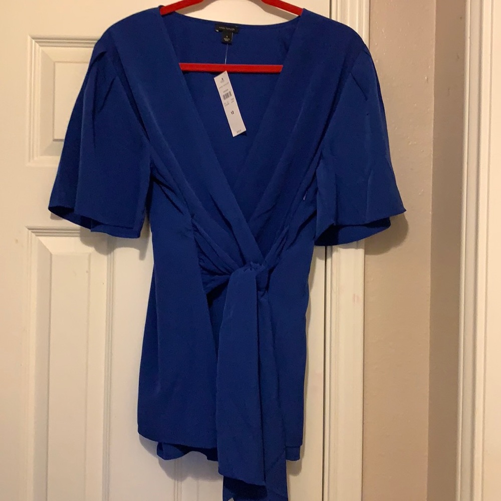 Self tie v neck blouse